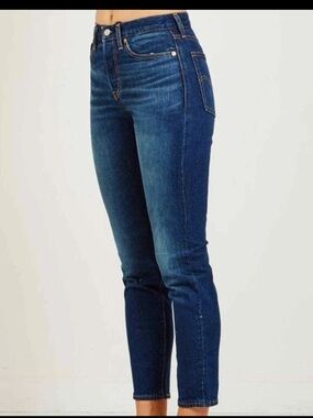 Levi’s Wedgie straight Jeans Size 30